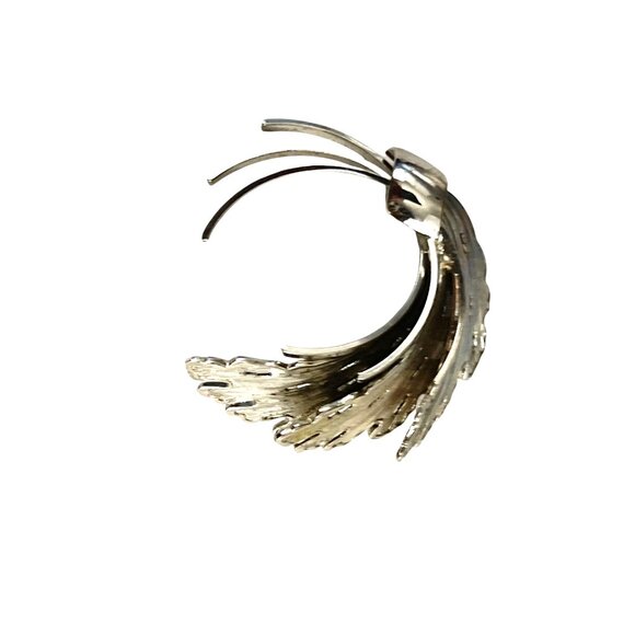Vintage Silver-Tone Feather Brooch Pin With Detailed Textured Design - Picture 4 of 7